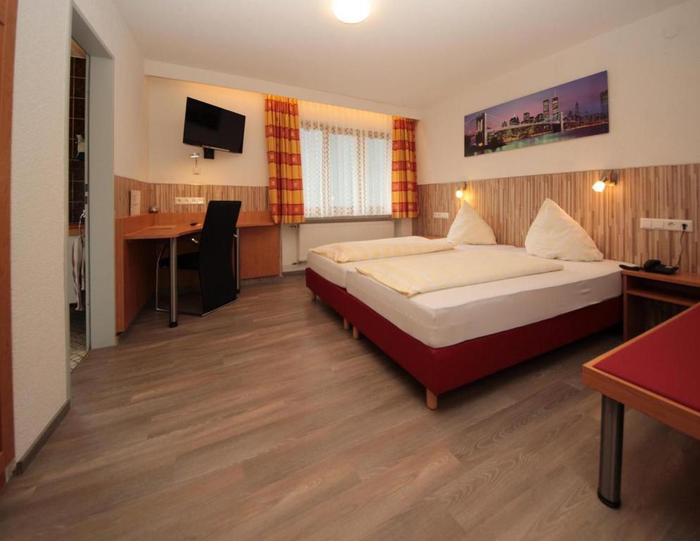 Hotel Krone Stuehlingen - Das Tor Zum Suedschwarzwald Esterno foto